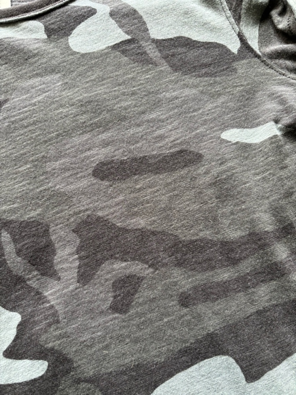 Camo Print Short Sleeve Tee - Gray & Black We the free - Picture 4 of 11